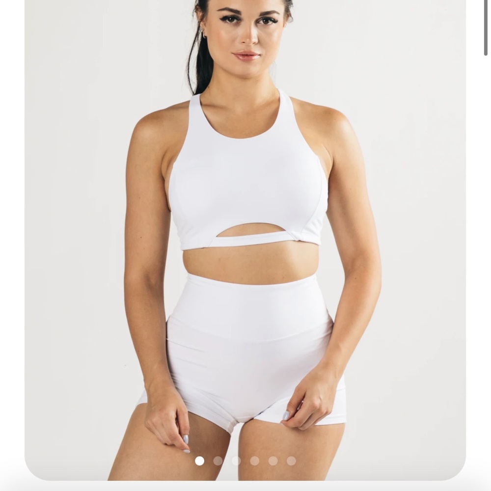 alphalete pulse surge bra